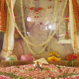 Kodi Swamigal Jeeva Samadhi Puravipalayam, a saint lived for 900 years