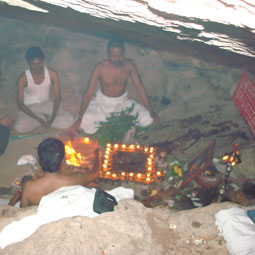 Spiritual Tours to Konkanar Siddhar  Gufa, Oothiyur